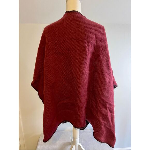 Women’s Fleece Red Reversible Pocho Shrug OS - Picture 2 of 8